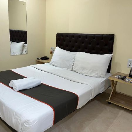 U Life Hotel Mumbai Kültér fotó