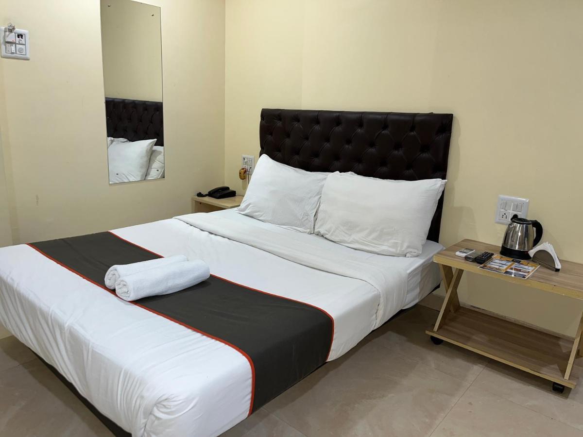 U Life Hotel Mumbai Kültér fotó